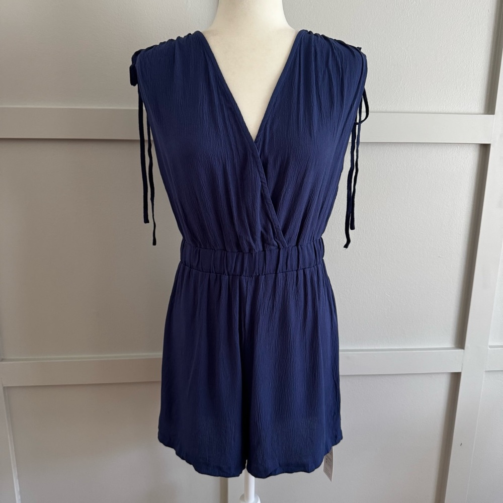 Cupshe Navy Blue Sleeveless V-Neck Romper